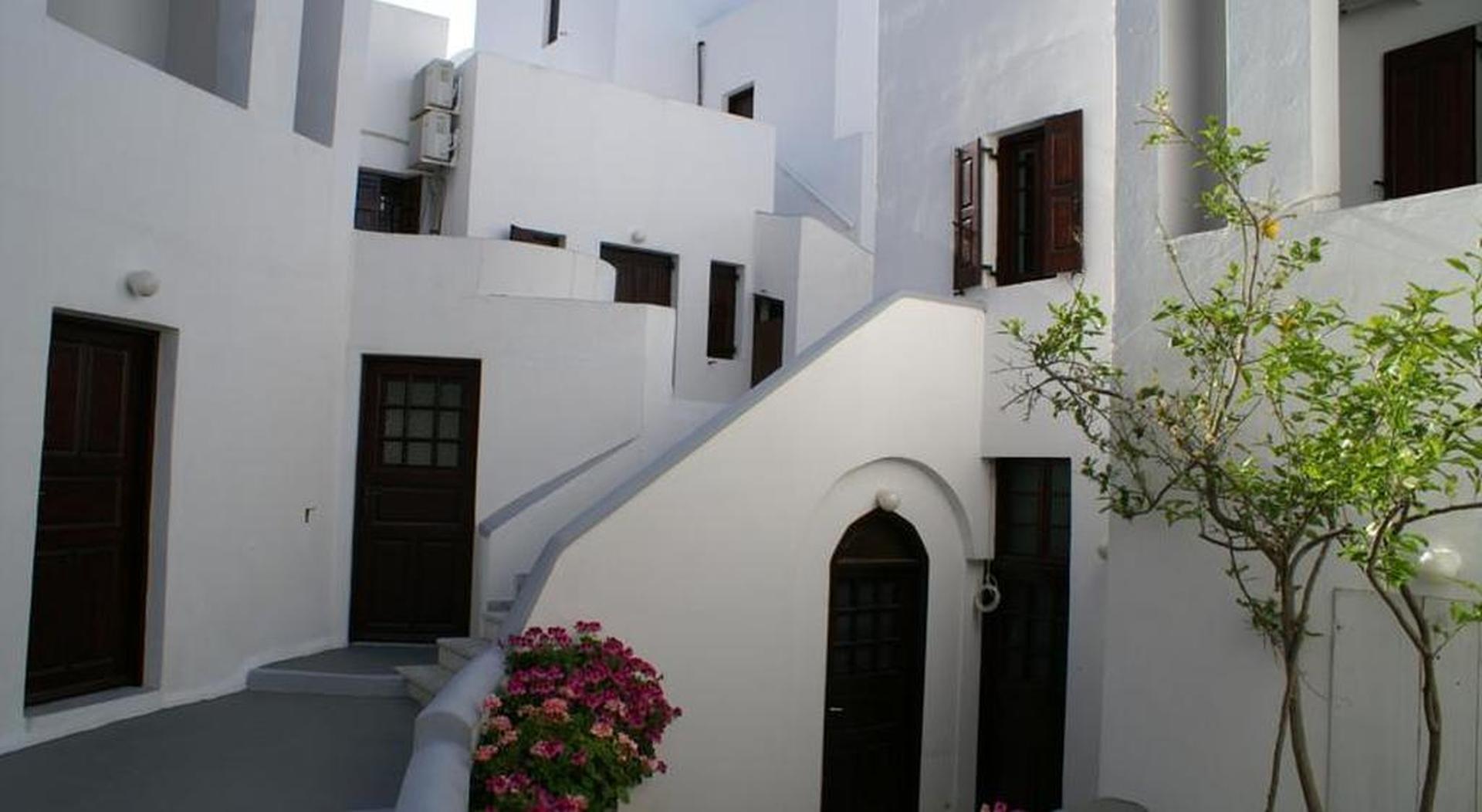 Hotel New Haroula 3*