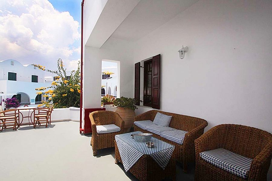 New Haroula Hotel Fira (Santorini)